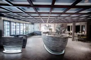 Betulla Studio fotografa il ristorante di una nave da crociera realizzato da IVM per raccontare qualità costruttiva e design attraverso contenuti originali.